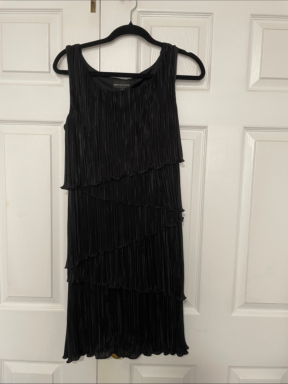 connected apparel Black Sleeveless Layered Pleated Mini Dress